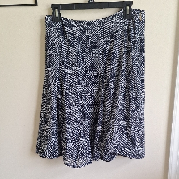Liz Claiborne Navy and White Chiffon A-Line Skirt Size 14 - Picture 3 of 6